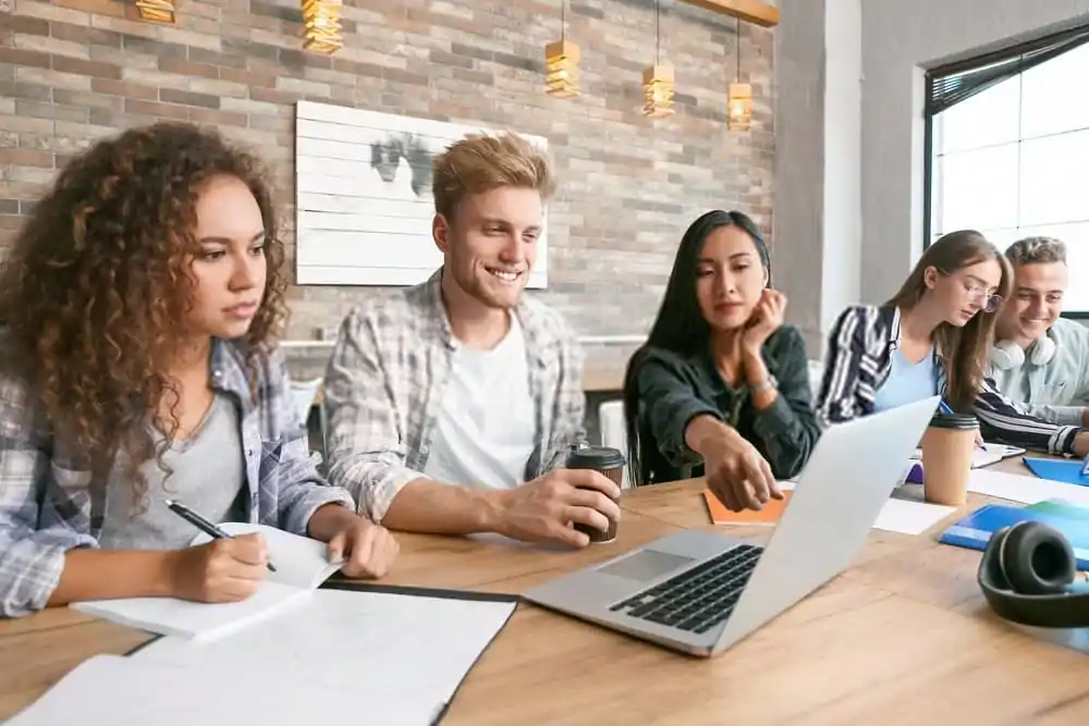 ¿Por qué ofrecer contenido digital a tus alumnos?